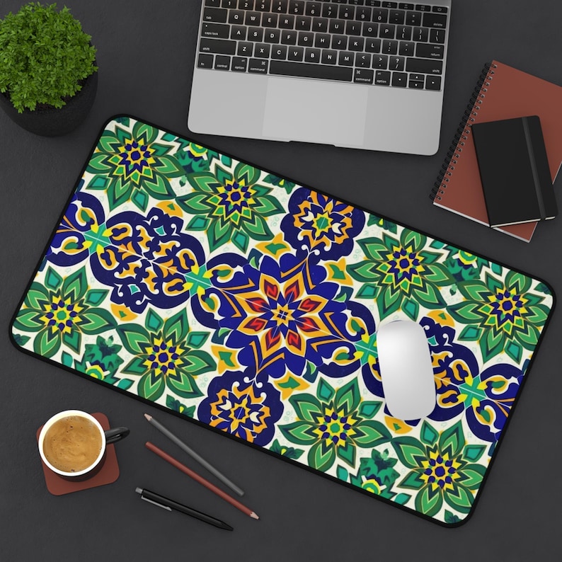 Colorful Floral Table Mat, Sty – обзор и цена Office Table Accessories Unique